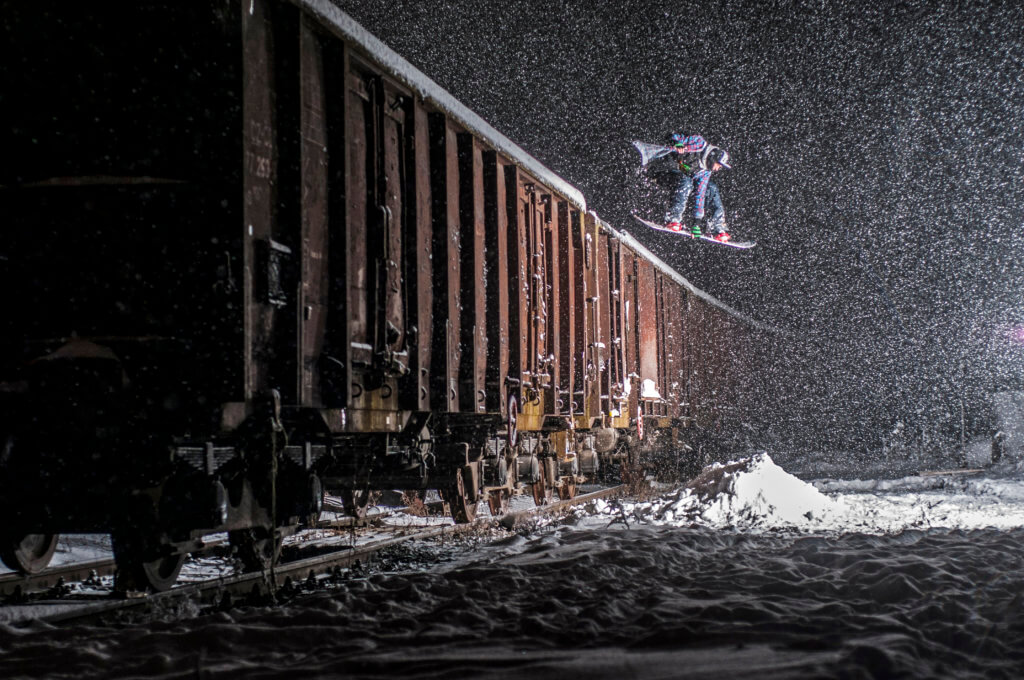 snowboard freestyle street drop train